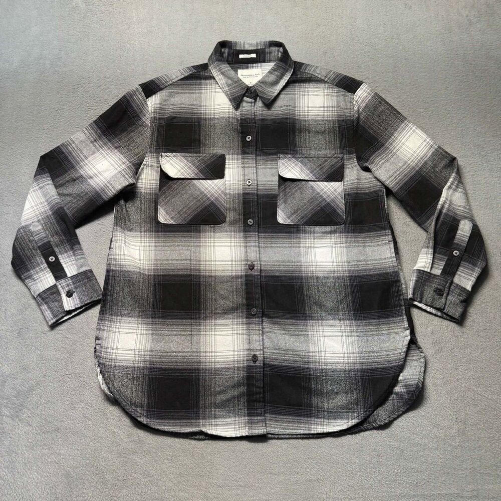 Abercrombie & Fitch Womens M Oversized Flannel Button Up Shirt Black Plaid Soft